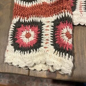 Lucky Brand Sweater.  Adorable.  Doesnt have tags but never worn.  Great color!